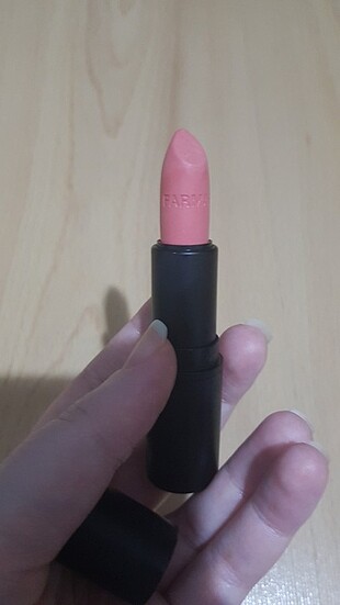 Farmasi Farmasi matte lipstick no 01 soft taupe 