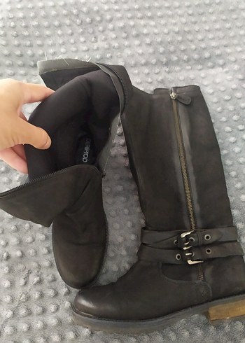 Tokalı Süet Dizüstü Kadın Çizmesi