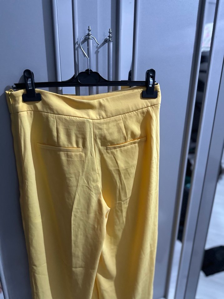 Sarı  Piliseli Kadın Kumaş Pantolon - Görsel 3