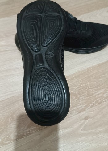 Siyah Bağcıklı Düz Taban Kadın Spor Ayakkabı - Görsel 4