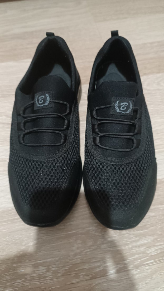 Siyah Bağcıklı Düz Taban Kadın Spor Ayakkabı - Görsel 2