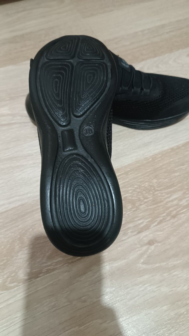 Siyah Bağcıklı Düz Taban Kadın Spor Ayakkabı - Görsel 4