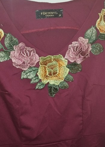 Bordo İşlemeli Uzun V Yaka Elbise - Görsel 3