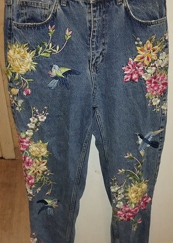 Çiçek Desenli Gevşek Kesim Denim Pantolon - Görsel 4
