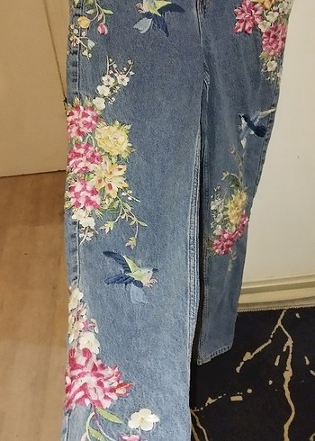 Çiçek Desenli Gevşek Kesim Denim Pantolon - Görsel 2