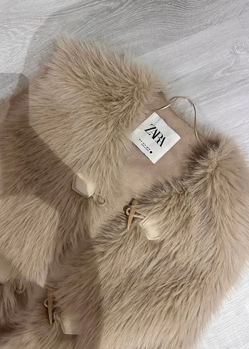 Zara Zara Bej Kürk Detaylı Süet Yelek