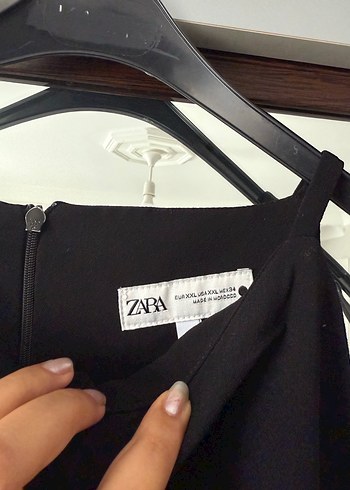 Zara Siyah Askısız Midi Ofis Elbisesi
