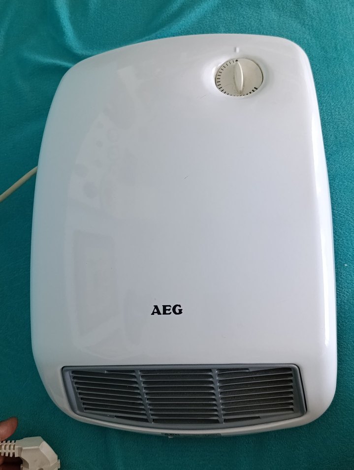 AEG Beyaz ve Gri Isıtıcı - Görsel 3