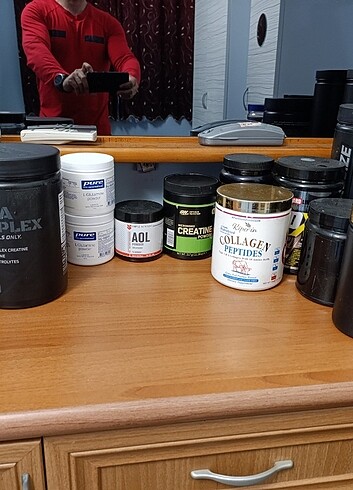 Boş protein tozu ve supplament bidonları - Görsel 8