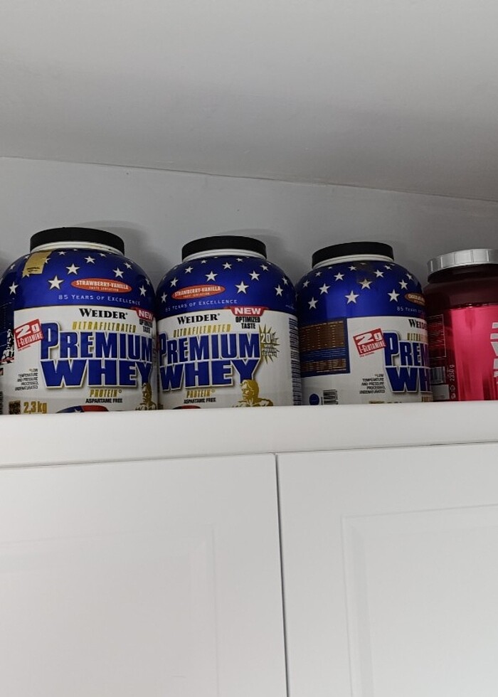 Boş protein tozu ve supplament bidonları - Görsel 5