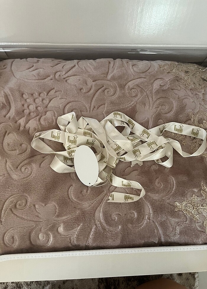 Çift kişilik yatak pike takımı - Görsel 3