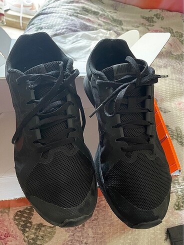38,5 Beden siyah Renk Nike Spor Ayakkabı