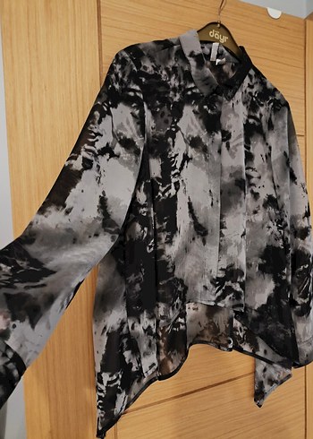 Gri Batik Desenli Uzun Kollu Kadın Gömlek - Görsel 2