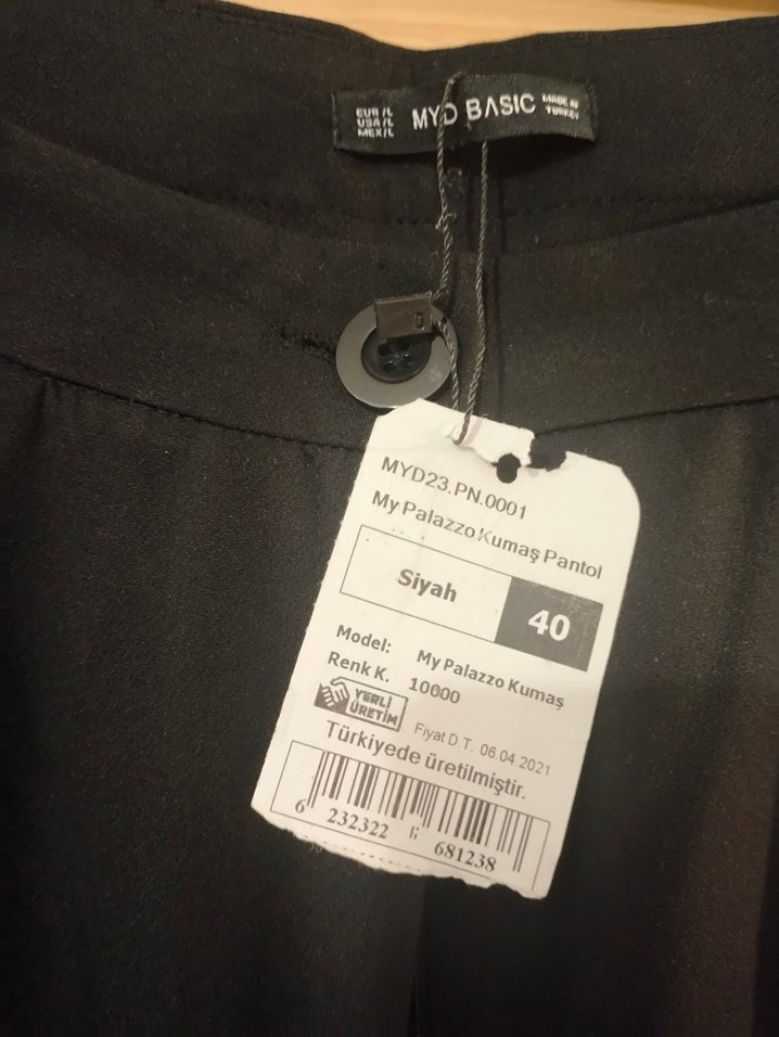 Siyah Kemerli Kadın Kumaş Pantolon - Görsel 4