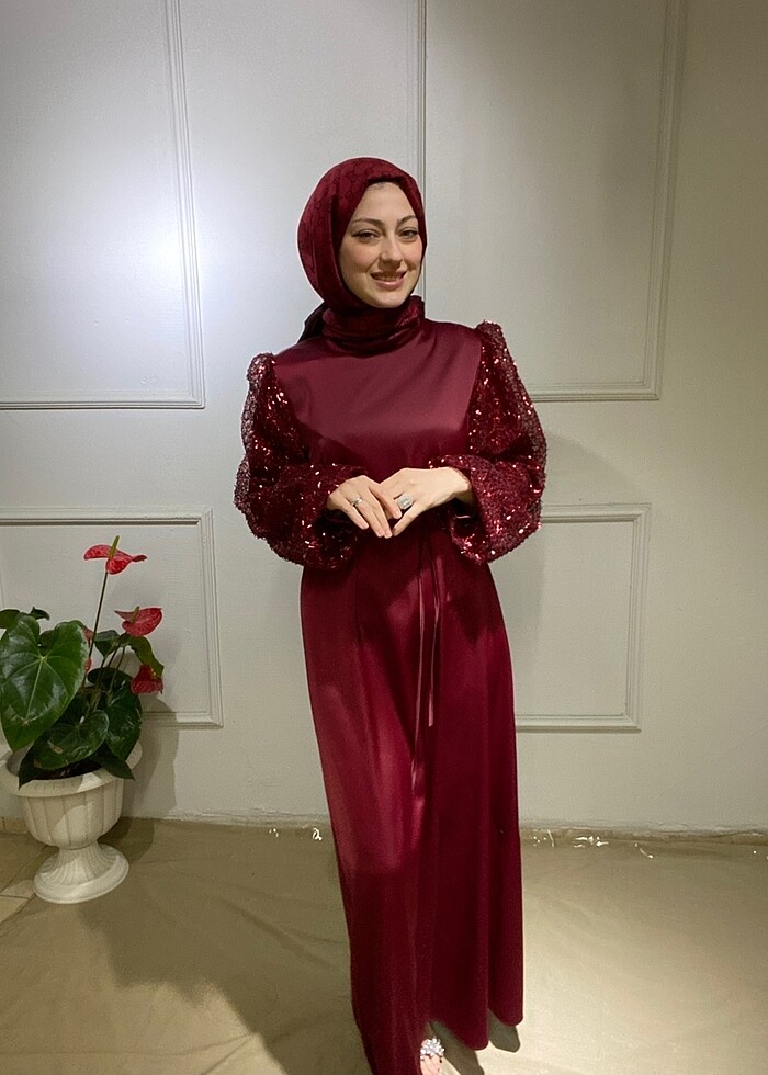 Şık saten elbise - Görsel 4