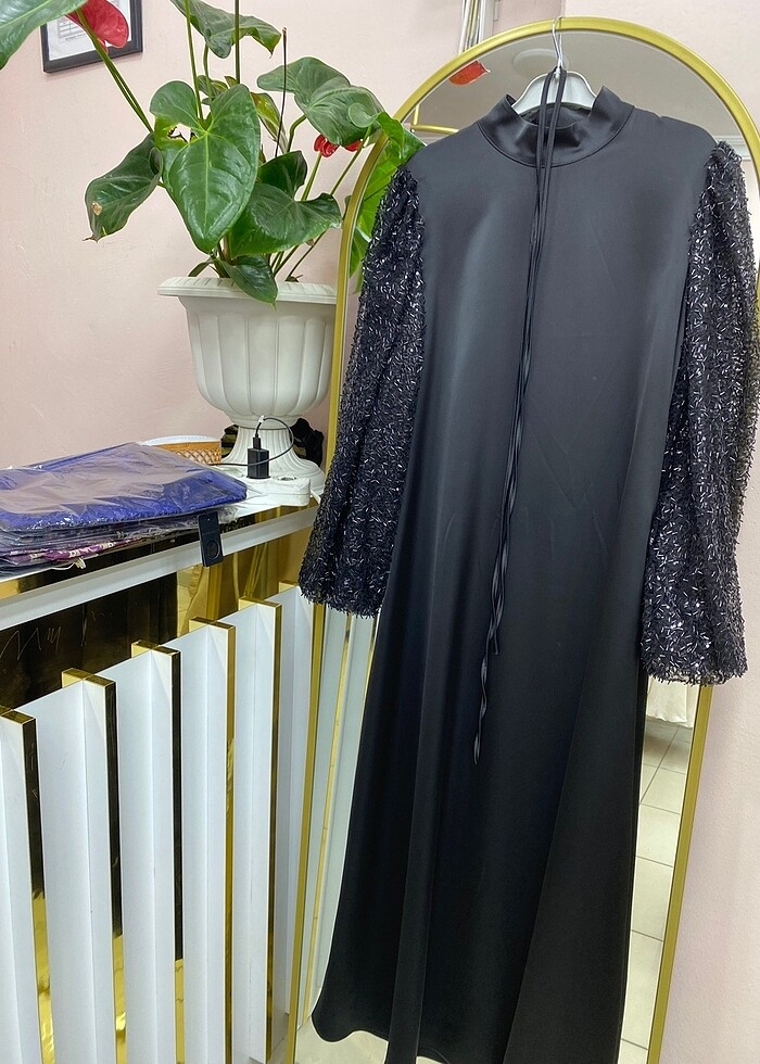 Şık saten elbise - Görsel 3