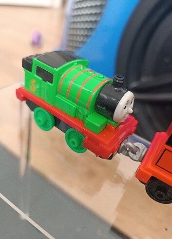  Thomas tren 3 arkadaş
