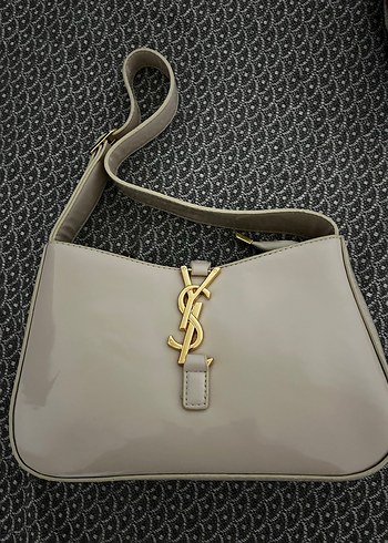 Gri Yılan Desenli Zincir Detaylı Deri Çanta - Görsel 2