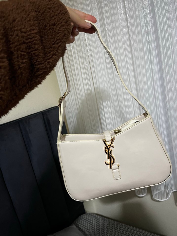 Gri Yılan Desenli Zincir Detaylı Deri Çanta - Görsel 3