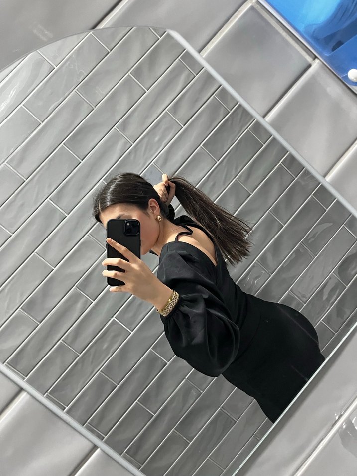 Siyah Deri V Yaka Kadın Bluz - Görsel 2