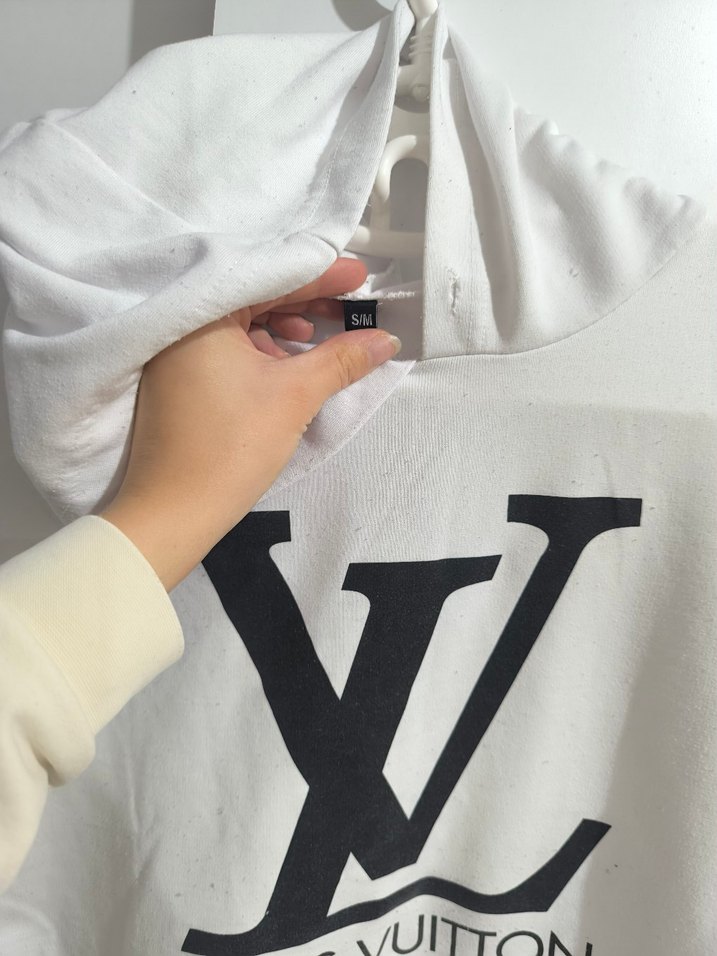 Beyaz V Yaka Louis Vuitton Sweatshirt - Görsel 2