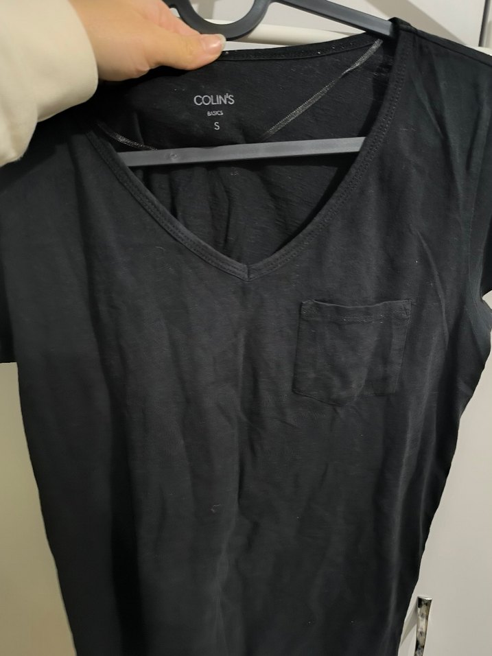 Siyah V Yakalı Kısa Kollu Kadın Tişört - Görsel 2