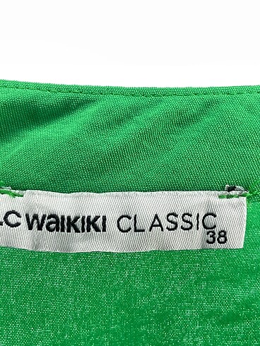 38 Beden yeşil Renk LC Waikiki Bluz %70 İndirimli.
