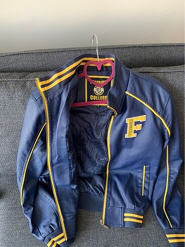 Fenerium Fenerbahçe orijinal voleybol takımı kolej montu