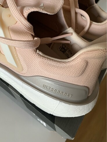 42 Beden çeşitli Renk Adidas ultra boost light
