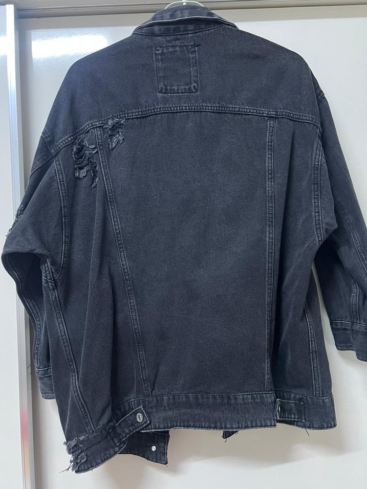 Siyah Düğmeli Bol Kesim Kadın Kot Ceket - Görsel 2