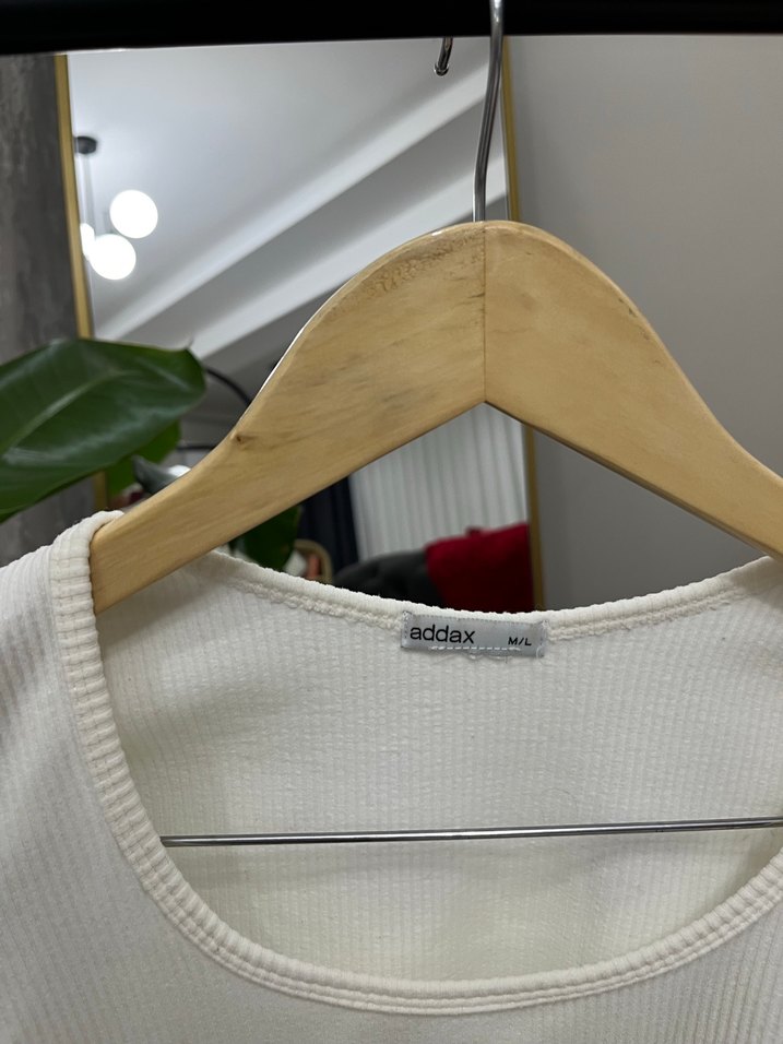 Beyaz Kısa Kollu Crop Top - Görsel 2