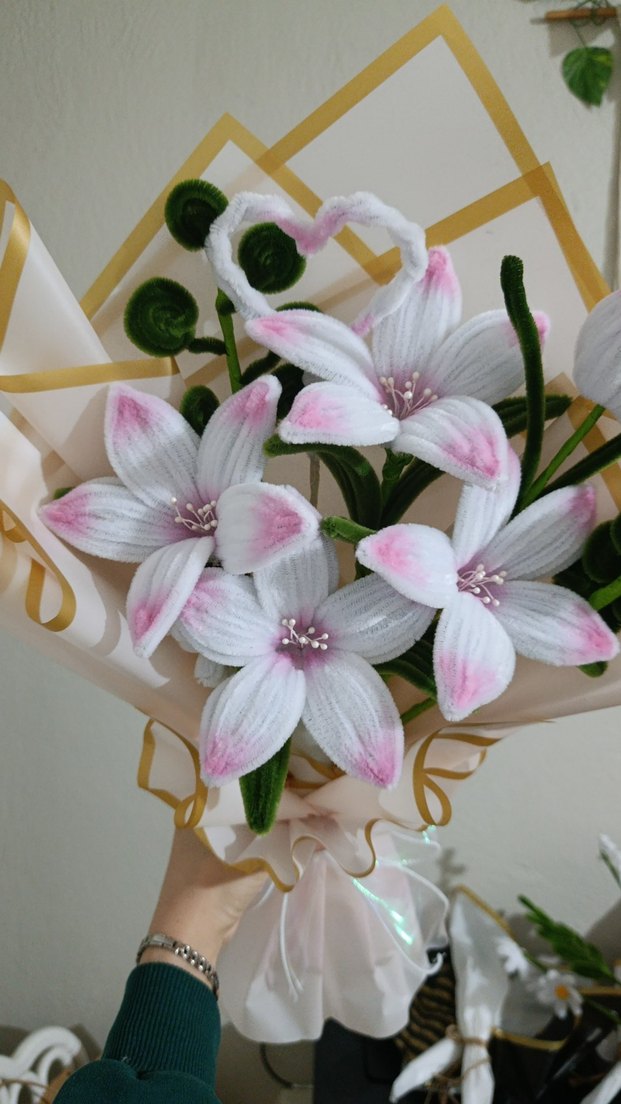 Beyaz pembe detaylı el işi LED li şönil çicek buketimiz - Görsel 2