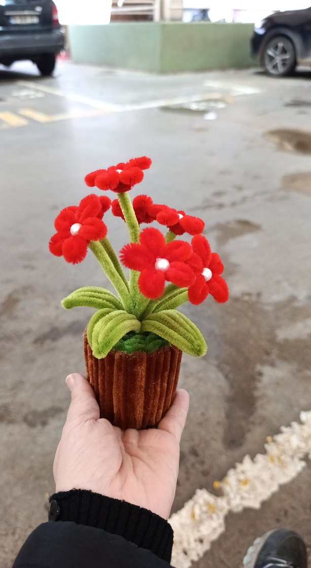 El Yapımı Kırmızı Çiçekli Bohem Saksı - Görsel 2