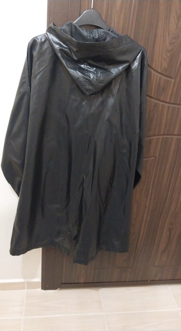 Siyah yağmurluk - Görsel 5