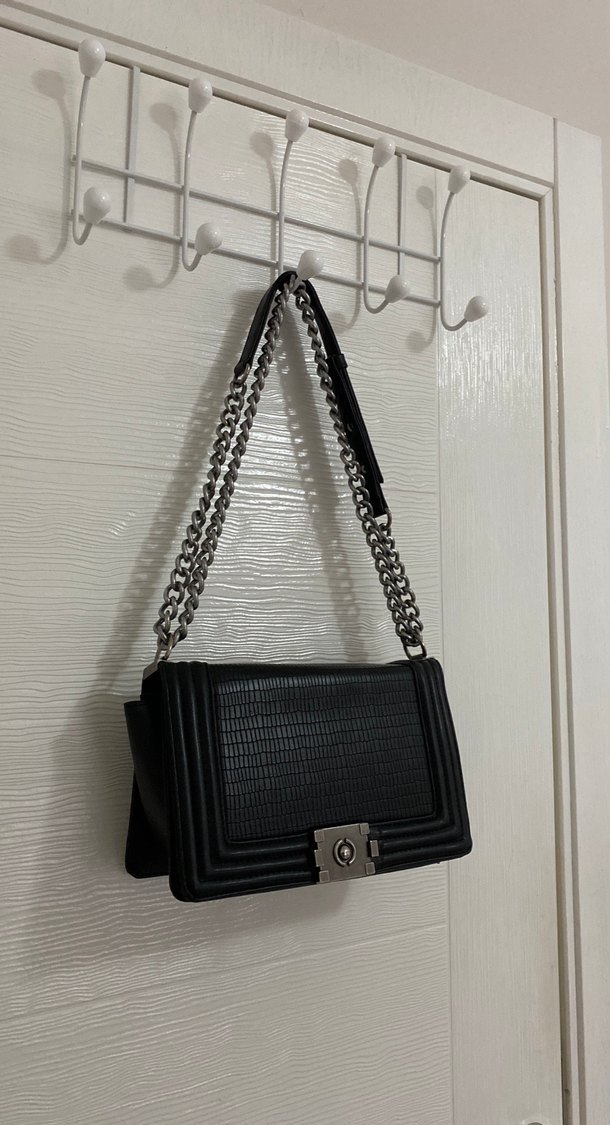 Zincir Detaylı Siyah Çanta - Görsel 2