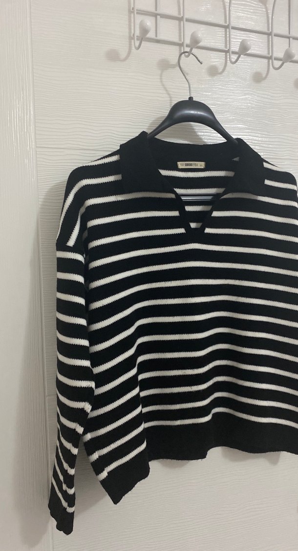 Siyah Beyaz Çizgili Kadın Triko Kazak - Görsel 3