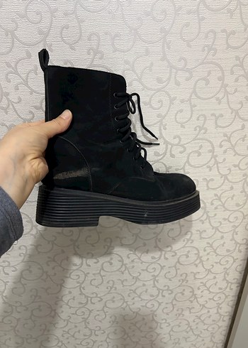 Siyah Süet Bağcıklı Kadın Çizme - Görsel 2