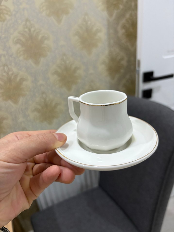 Beyaz İnce Kenarlı Fincan ve Tabağı - Görsel 2