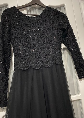 Siyah Dantel Detaylı Uzun Kollu Uzun Elbise - Görsel 3