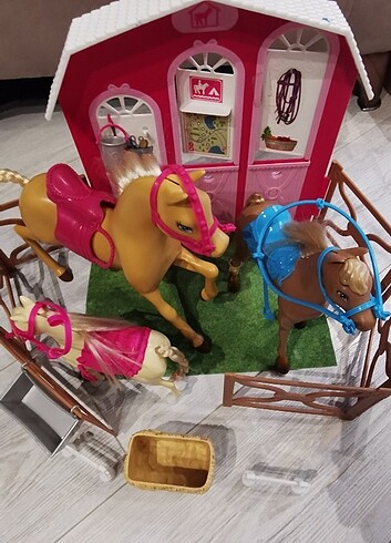 Barbie at çiftlik seti - Görsel 2