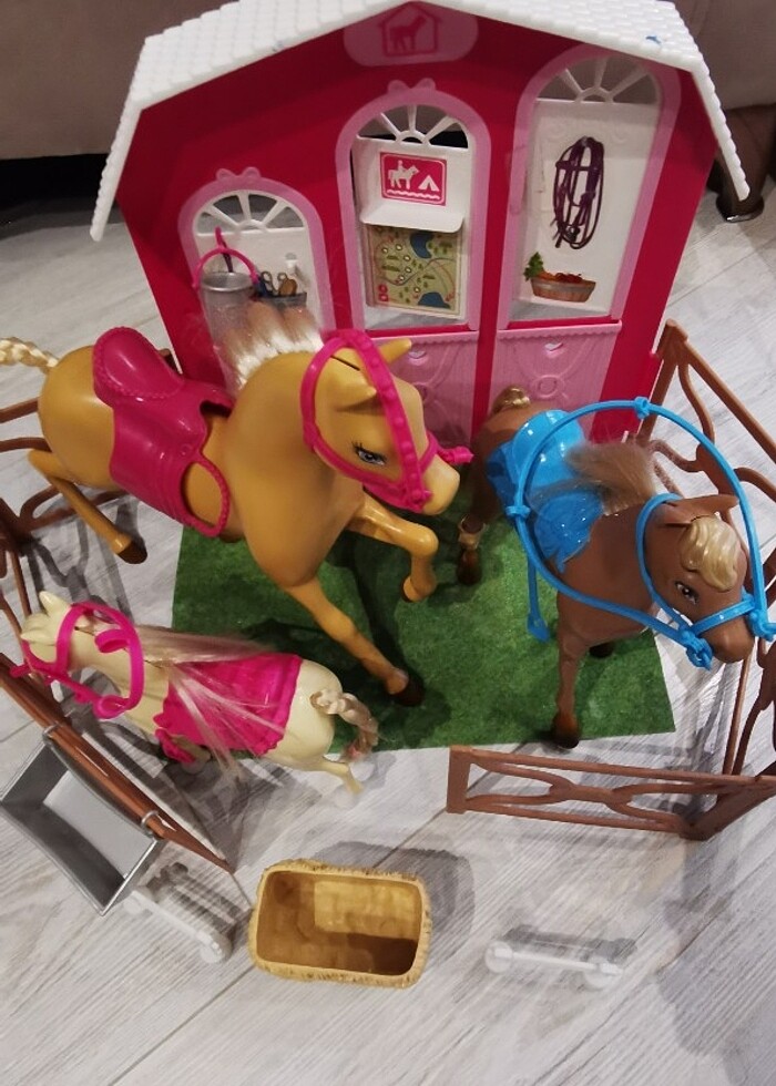 Barbie at çiftlik seti - Görsel 2