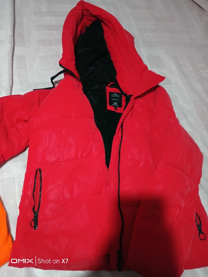 Kırmızı Kapüşonlu Kadın Kışlık Ceket - Görsel 2