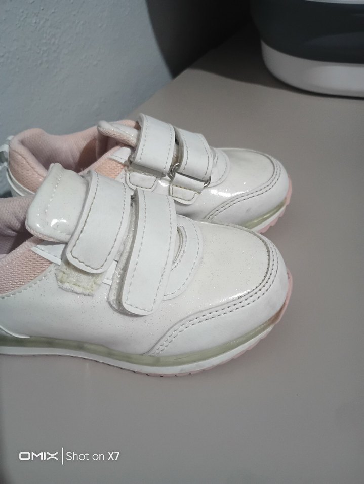 lcw ışıklı  kız çocuk ayakkabısı - Görsel 2