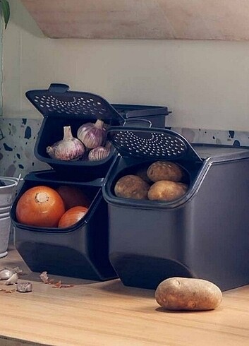 Tupperware Kiler Set.