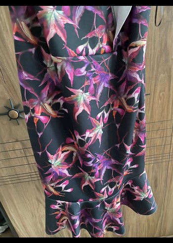 Mor V Yaka Fırfırlı Uzun Abiye Elbise - Görsel 3