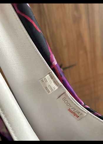 Mor V Yaka Fırfırlı Uzun Abiye Elbise - Görsel 5