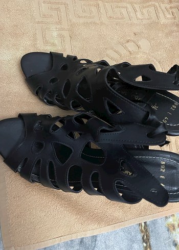 Tokalı Siyah Platform Topuklu Gotik Kadın Ayakkabı - Görsel 2