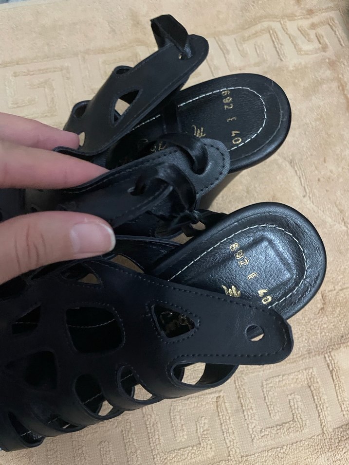 Tokalı Siyah Platform Topuklu Gotik Kadın Ayakkabı - Görsel 4