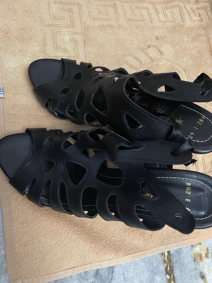 Tokalı Siyah Platform Topuklu Gotik Kadın Ayakkabı - Görsel 2