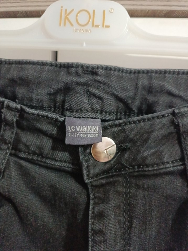 Siyah Bel Detaylı Normal Paça Kot - Görsel 3